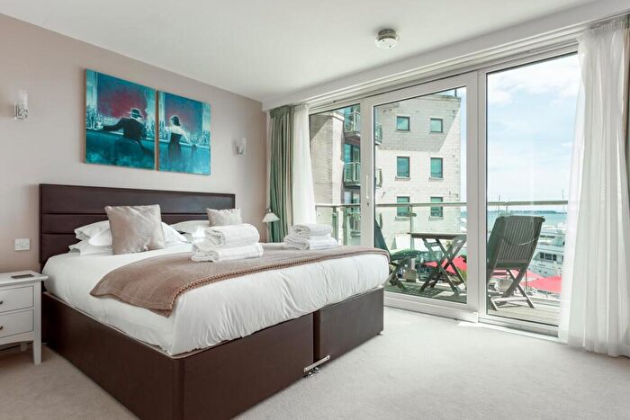 3 Bedroom Apartment For Sale In The Quay, Poole, BH15