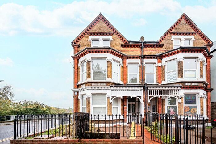 1 Bedroom Flat To Rent In Charlton Road, Blackheath, SE3
