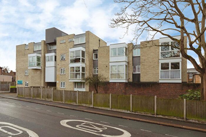 2 Bedroom Flat For Sale In Church Hill, London, E17