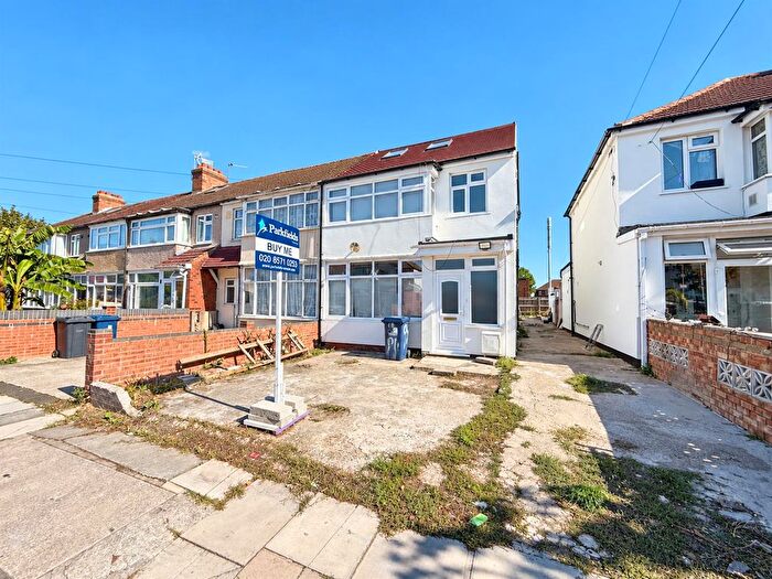 4 Bedroom End Of Terrace House For Sale In Evelyn Grove, Southall, UB1