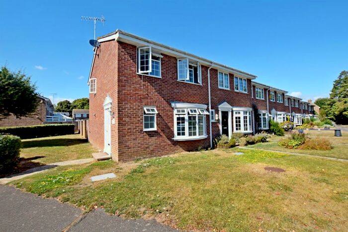 3 Bedroom End Of Terrace House To Rent In Pinehurst Park, Aldwick, Bognor Regis, PO21
