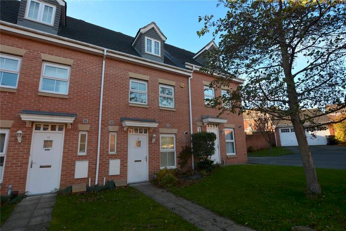 3 Bedroom Town House To Rent In Boulevard Rise, Leeds, West Yorkshire LS10