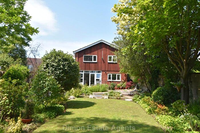 3 Bedroom Detached House For Sale In Shaftesbury Road, Gosport, PO12