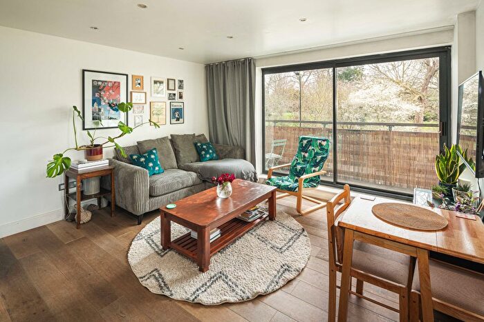 2 Bedroom Flat For Sale In Ruskin Heights, Denmark Hill, SE5