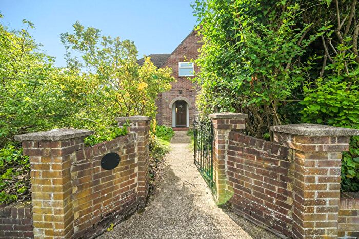 4 Bedroom Detached House To Rent In Castle Grove, Newbury, RG14