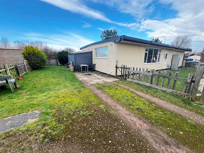 2 Bedroom Chalet For Sale In Humberston Fitties, Humberston, Grimsby, N.E. Lincs, DN36