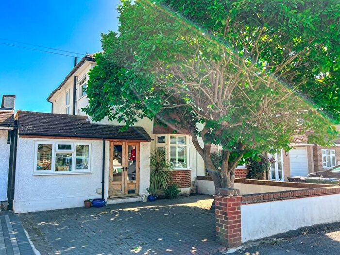 Property For Sale In Rosemary Avenue, West Molesey, KT8