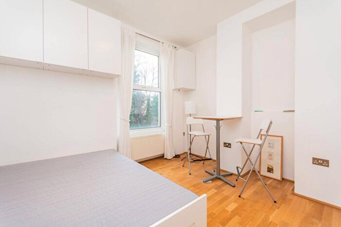 Studio To Rent In Kilburn Park Road, Maida Vale, London, NW6