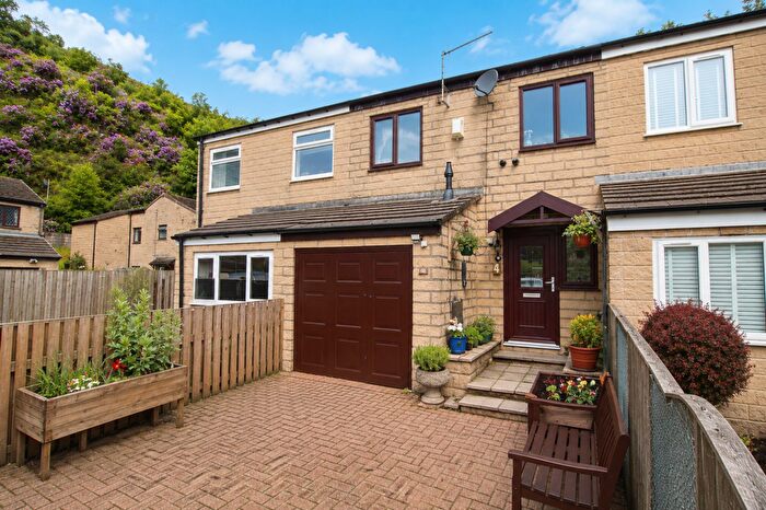 3 Bedroom Terraced House For Sale In Caldicott Close, Todmorden, OL14