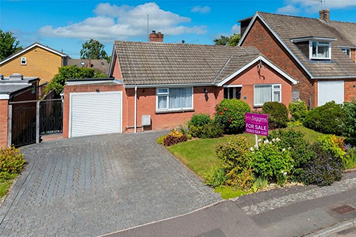 2 Bedroom Bungalow For Sale In Chestnut Drive, Kingswood, Maidstone, ME17