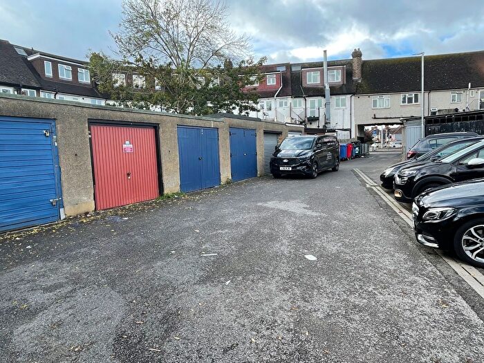 Garage / Parking To Rent In Stoneleigh Park Road, KT16