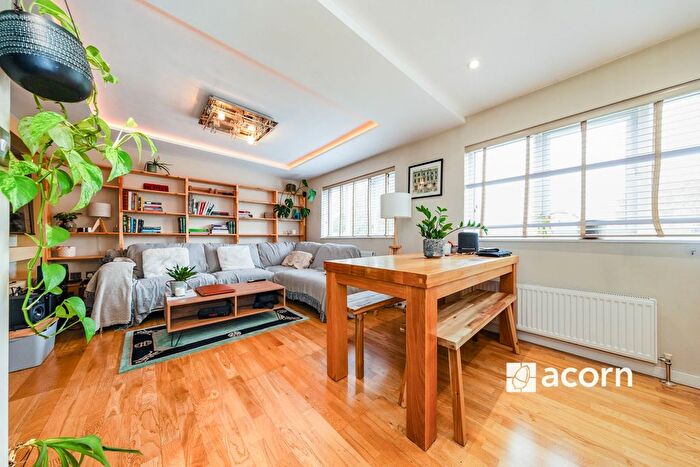 2 Bedroom Flat To Rent In Elmers End Road, London, SE20