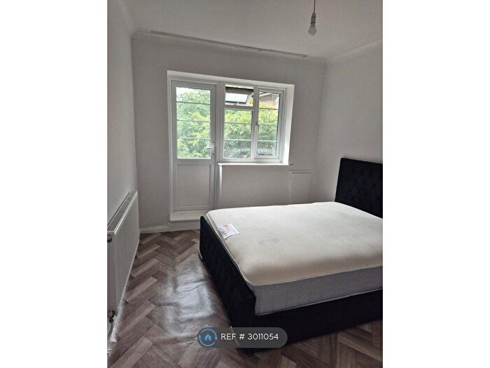 2 Bedroom Flat To Rent In Brentfield House, London, NW10