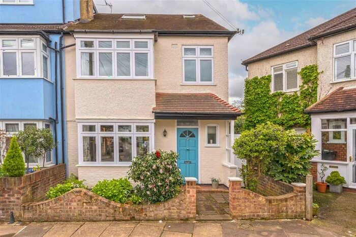 3 Bedroom Property To Rent In Cambridge Crescent, Teddington, TW11