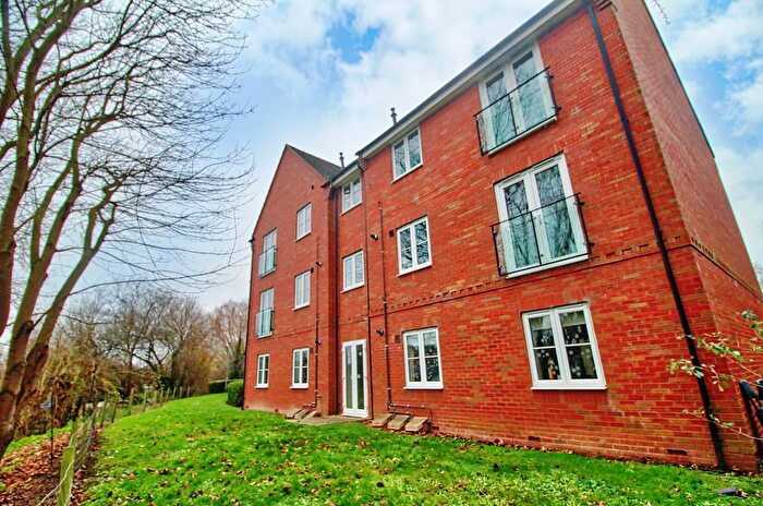 2 Bedroom Flat For Sale In Robins Corner, Evesham, WR11