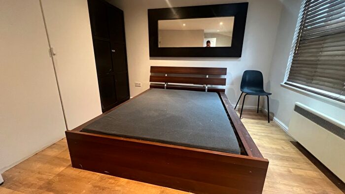 Studio To Rent In Offord Road, Barnsbury, Islington, N1