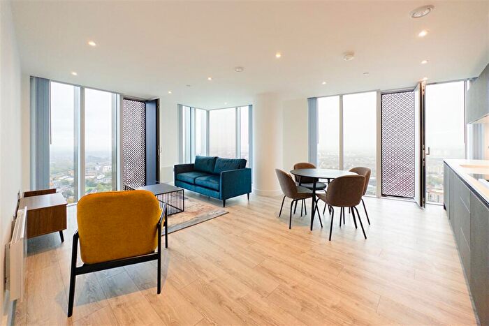 2 Bedroom Apartment To Rent In The Blade, M15