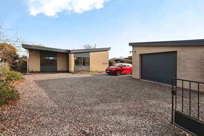 3 Bedroom Bungalow For Sale In Marden Road, Staplehurst, Tonbridge, Kent, TN12