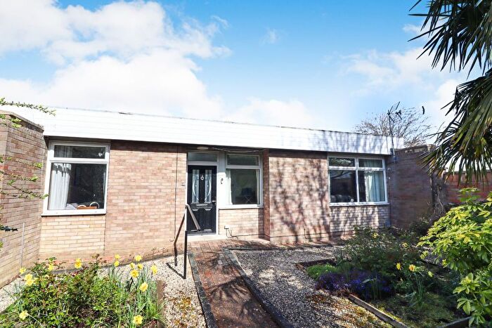 2 Bedroom Bungalow For Sale In Seaton Drive, Bedford, MK40