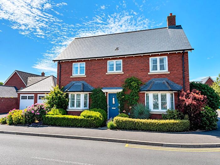 4 Bedroom Detached House For Sale In Gras Close, Bretforton, WR11
