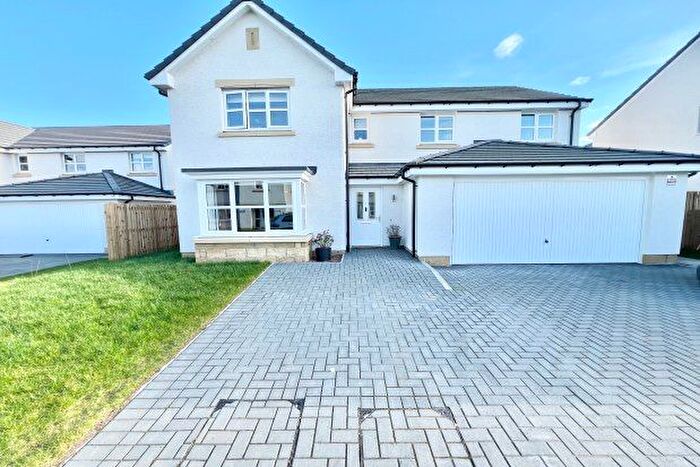 5 Bedroom Detached House To Rent In Arisaig Grove, Hamilton, ML3