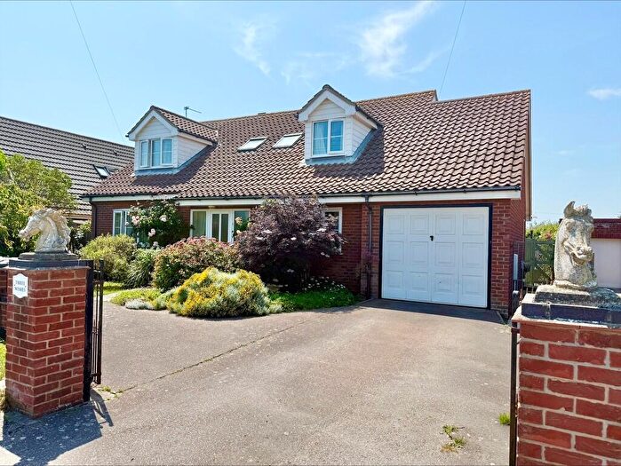 5 Bedroom Detached House For Sale In Penguin Road, Scratby, NR29