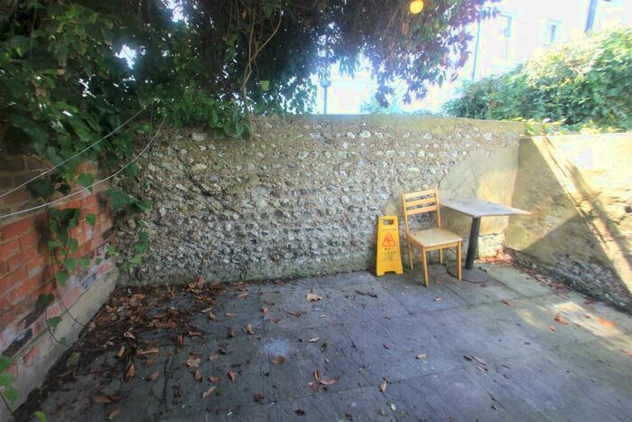 5 Bedroom Semi-Detached House To Rent In St Mary Magdalene Street, Brighton, BN2