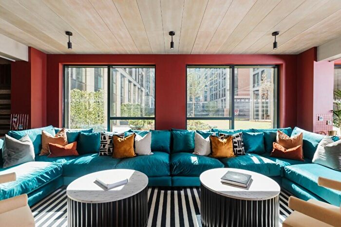 1 Bedroom Flat To Rent In New York Square, Soyo, Quarry Hill, Leeds, West Yorkshire, LS2