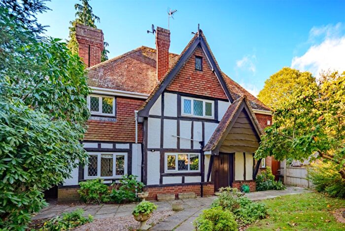 4 Bedroom Detached House To Rent In Redwood House, Mulberry Court, CV8