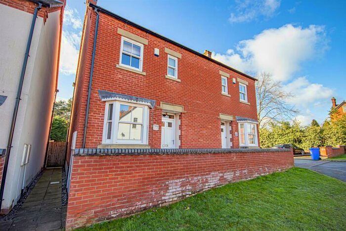 4 Bedroom Semi-Detached House For Sale In Stone Road, Uttoxeter, ST14