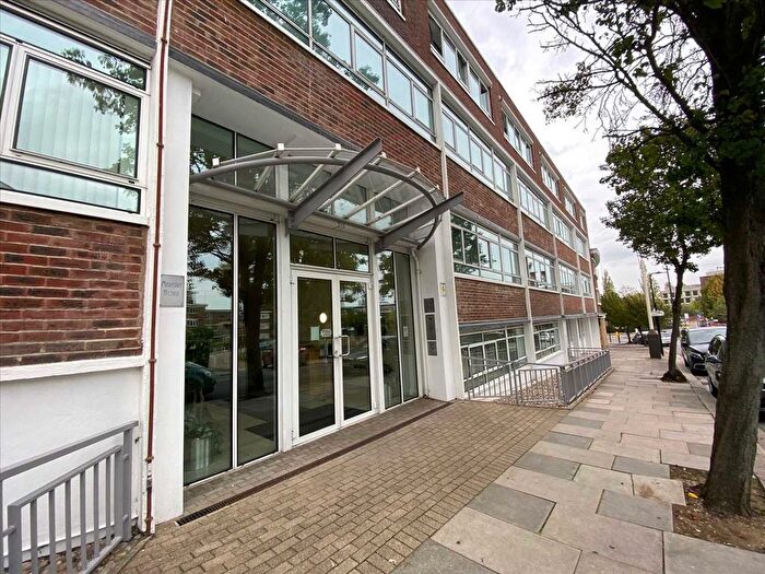 2 Bedroom Flat To Rent In Mercury House, Heathcroft, Ealing, W5