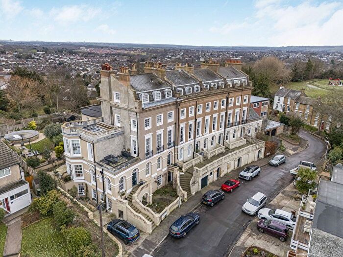 10 Bedroom End Terrace House For Sale In Constitution Crescent, Gravesend, DA12