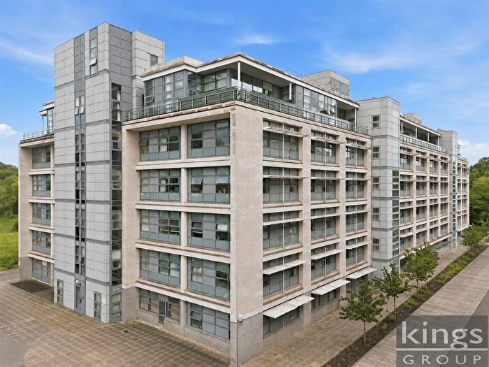 2 Bedroom Flat For Sale In Edinburgh Gate, Harlow, CM20