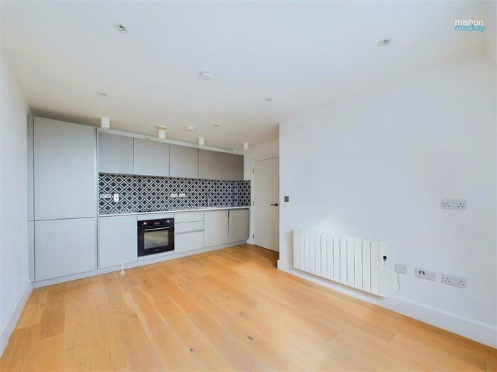 2 Bedroom Flat To Rent In Russell Mews, Brighton, BN1