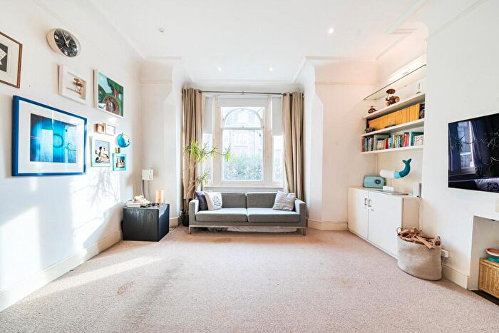 2 Bedroom Flat For Sale In Howitt Road, Belsize Park, NW3