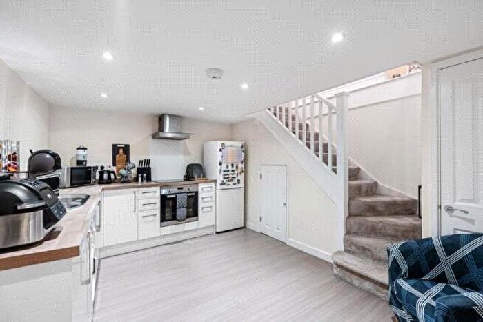 2 Bedroom Flat For Sale In High Street, Rochester, Kent, ME1