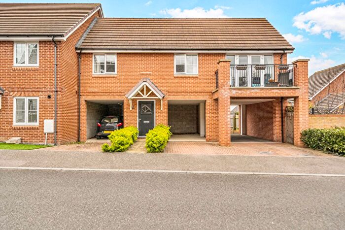 2 Bedroom Flat For Sale In Templars Drive, Rochester, Kent, ME2