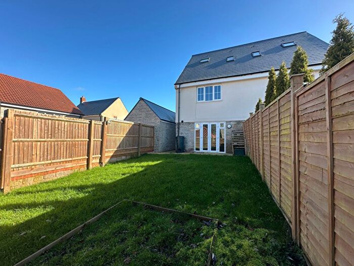 3 Bedroom Town House For Sale In Sundew Road, Emersons Green, BS16