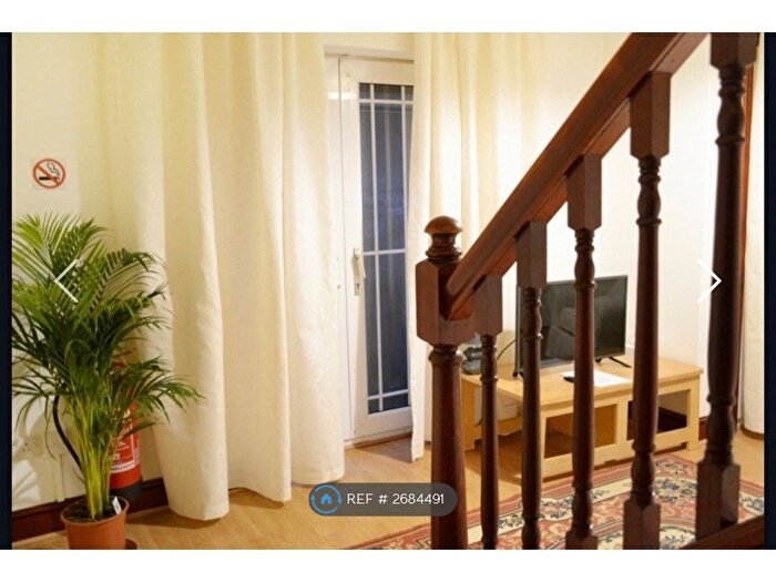 3 Bedroom Flat To Rent In Cardigan Bay Holiday, Aberystwyth, SY23