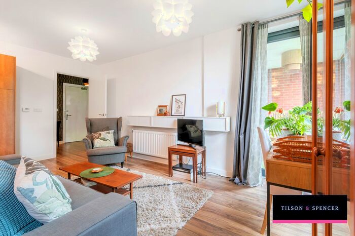 1 Bedroom Flat For Sale In Isobel Place, Seven Sisters, London, N15
