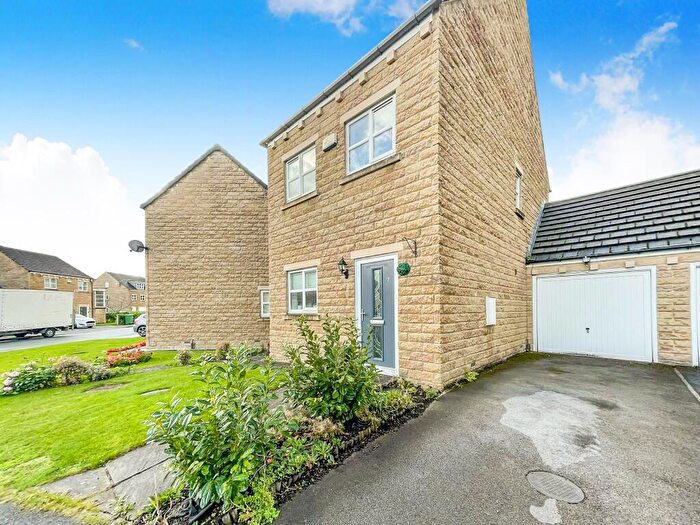 3 Bedroom Link Detached House For Sale In Suffolk Rise, Huddersfield, West Yorkshire, HD2