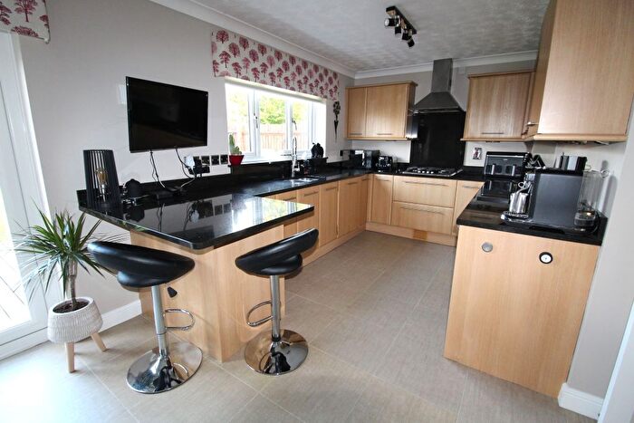 5 Bedroom Detached House For Sale In Bickerdikes Gardens, Sandy, SG19