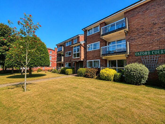 3 Bedroom Flat For Sale In Oxford Court, Trafalgar Road, Southport, Merseyside, PR8