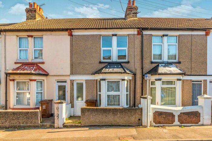 3 Bedroom Terraced House To Rent In Garfield Road, Gillingham, Kent, ME7