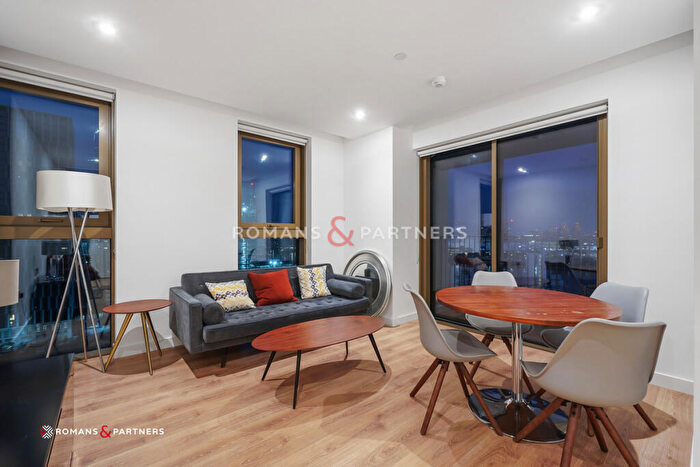 2 Bedroom Apartment To Rent In One Thames Quay, Canary Wharf, E14