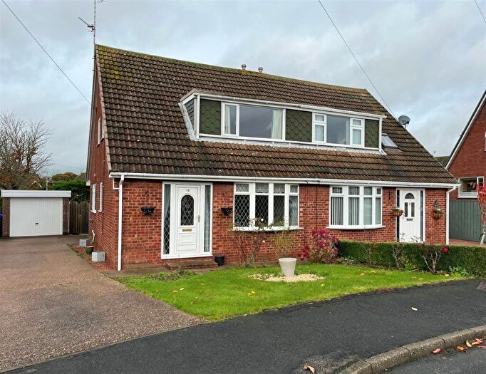 3 Bedroom Semi-Detached House For Sale In Hall Road, Sproatley, Hull, HU11