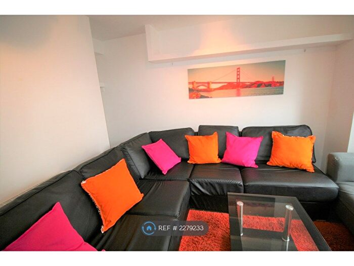 8 Bedroom Semi-Detached House To Rent In Davenport Avenue, Manchester, M20