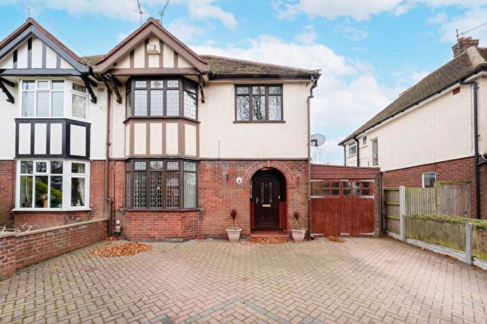 3 Bedroom Semi Detached House For Sale In Lawn Avenue, Great Yarmouth, NR30