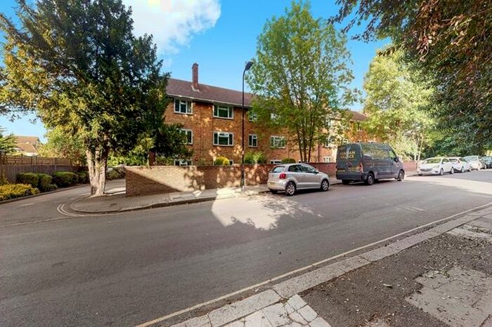 2 Bedroom Flat To Rent In Queens Walk, Ealing, W5