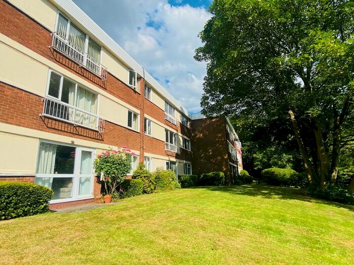 2 Bedroom Apartment To Rent In Lloyd Square, Niall Close, Edgbaston, B15